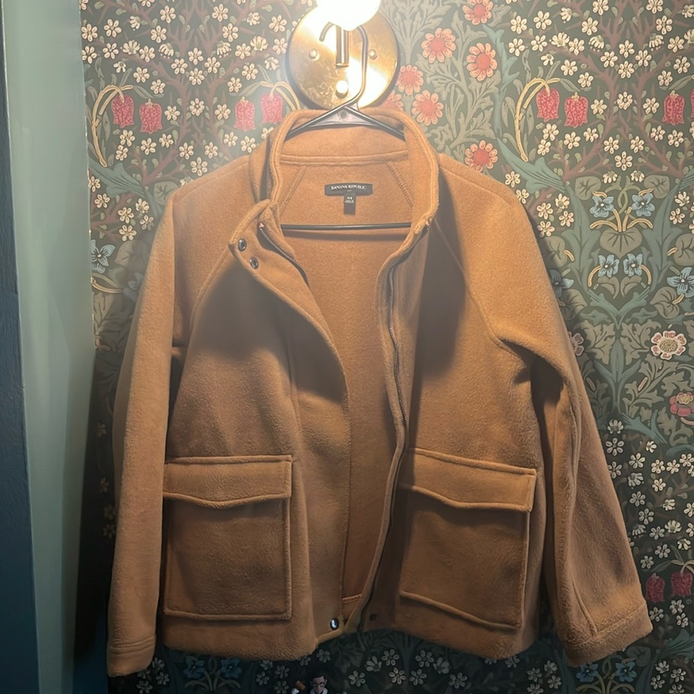 Banana Republic new without tags tan jacket funnel neck Size XS